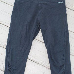CALVIN KLEIN Performance Black Capri Leggings M